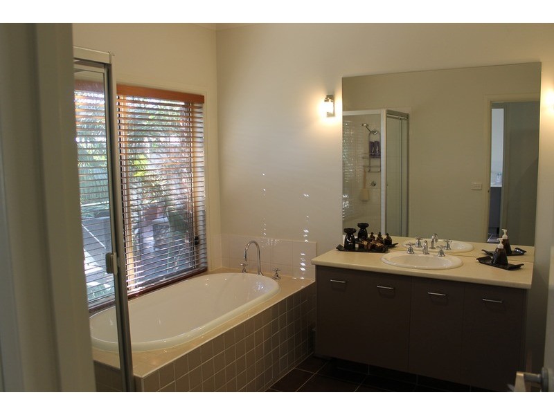 13 Suttonleigh Way, Darley VIC 3340
