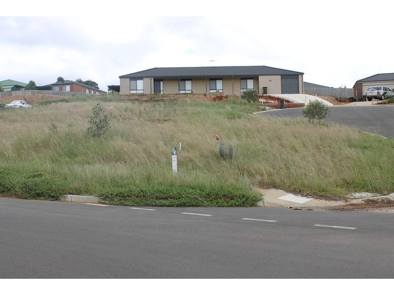 28 Lewis Street, Bacchus Marsh VIC 3340