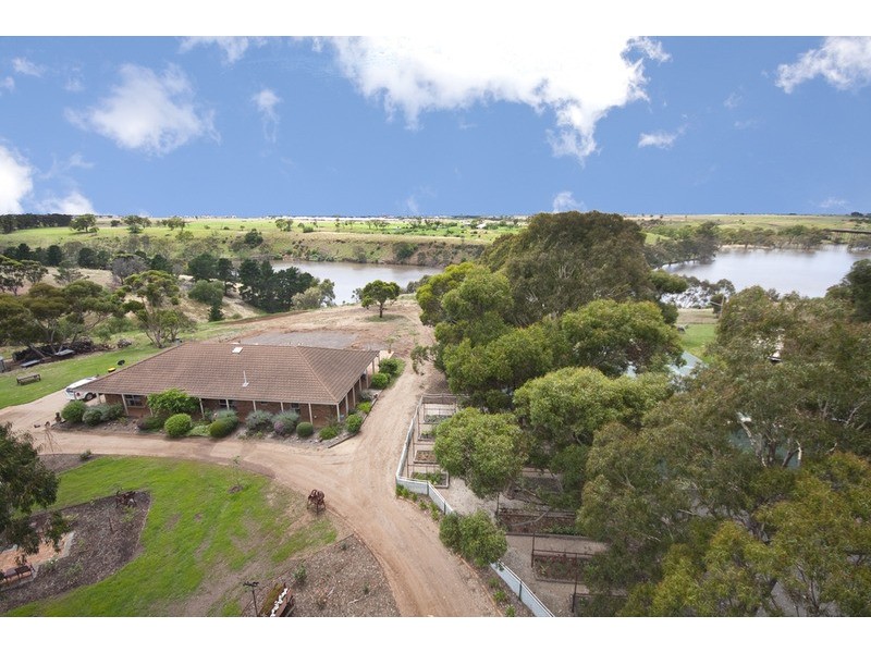 25 Lark Road, Exford VIC 3338