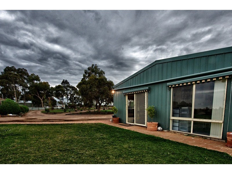 25 Lark Road, Exford VIC 3338