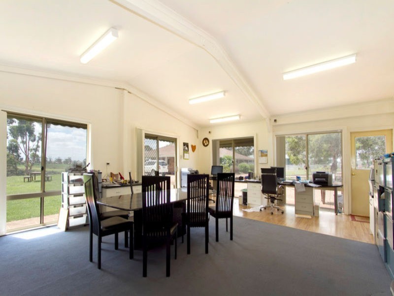 25 Lark Road, Exford VIC 3338