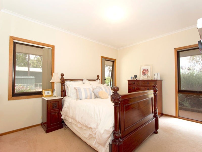 25 Lark Road, Exford VIC 3338