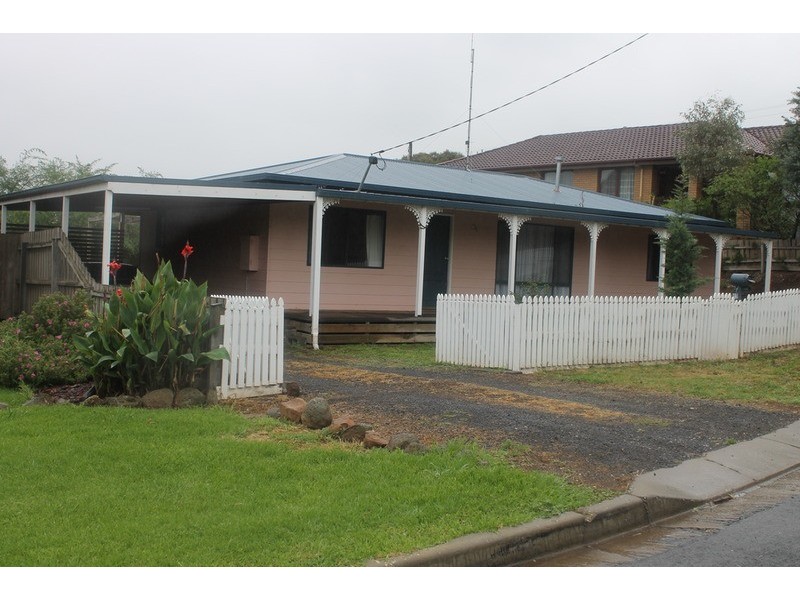 42 Gaynor Street, Bacchus Marsh VIC 3340