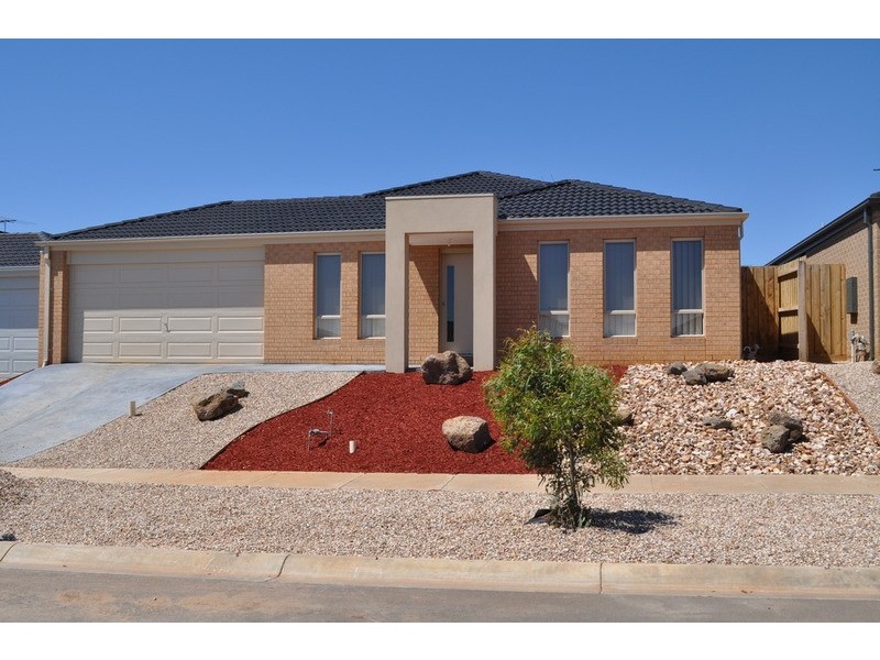 19 Lone Pine Square, Bacchus Marsh VIC 3340