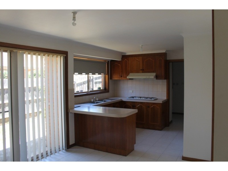 2/28 Labilliere  Street, Bacchus Marsh VIC 3340