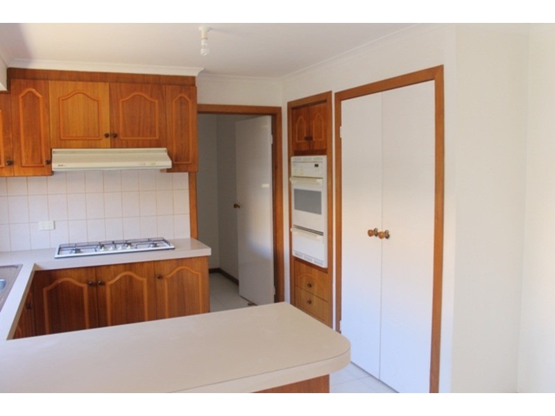 2/28 Labilliere  Street, Bacchus Marsh VIC 3340