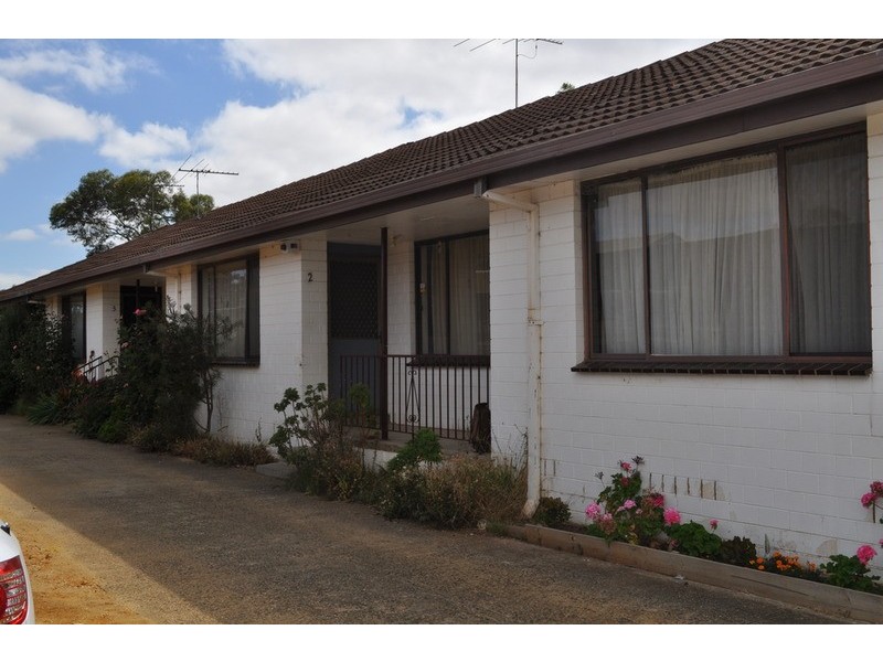 2/2 Russell  Street, Bacchus Marsh VIC 3340
