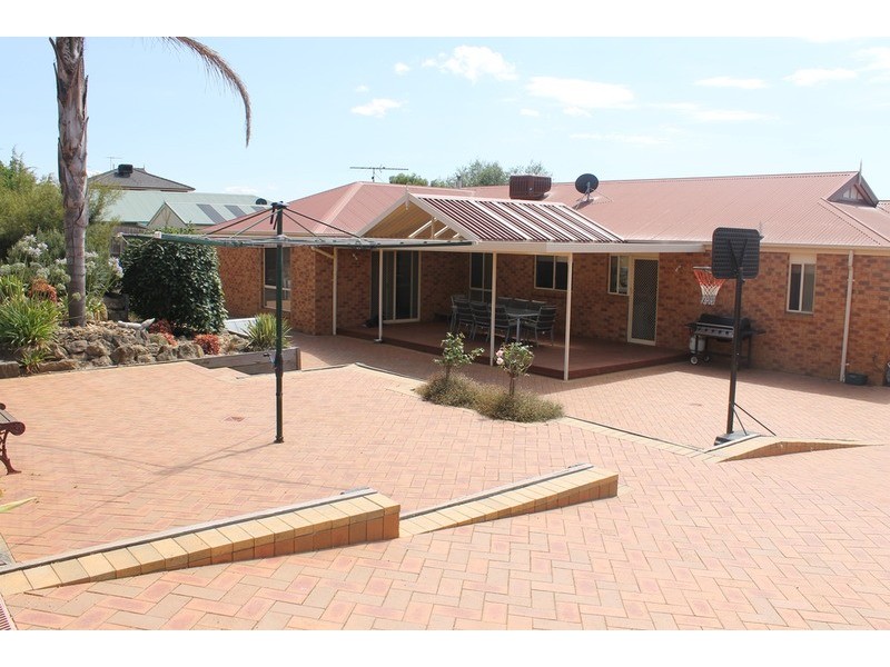 44 Horder Crescent, Bacchus Marsh VIC 3340