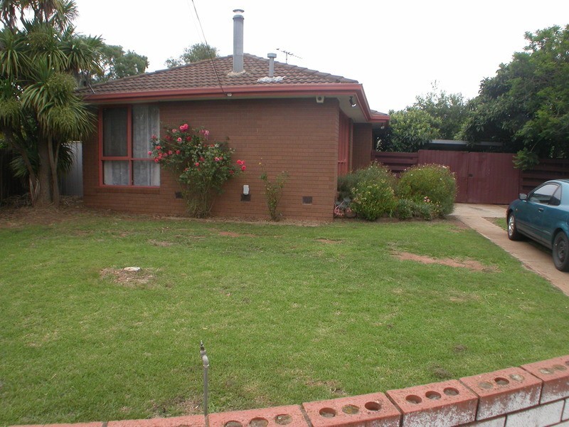 4 Bass  Court, Melton South VIC 3338