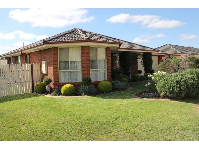 2 Davison Court, Maddingley VIC 3340
