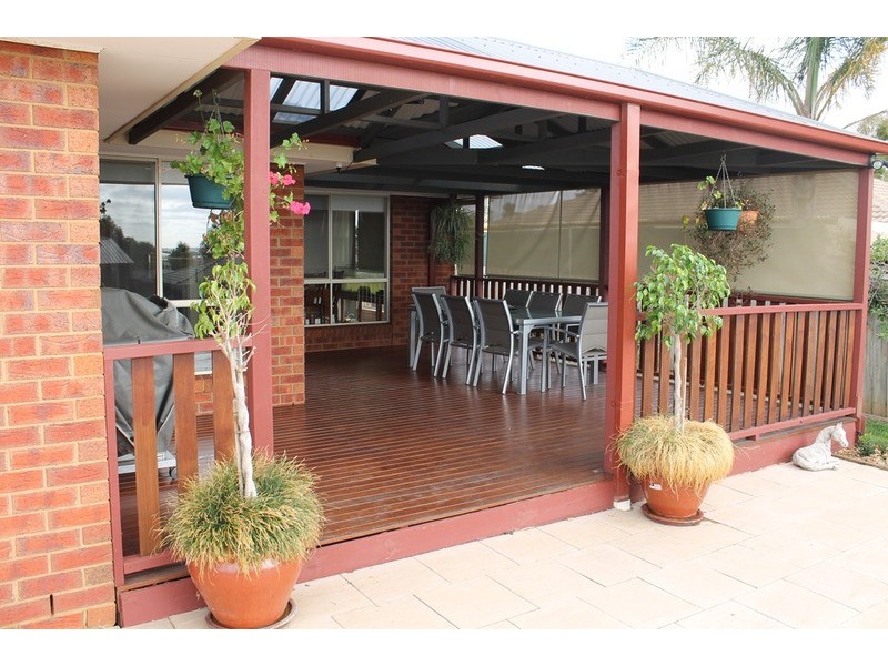 2 Davison Court, Maddingley VIC 3340