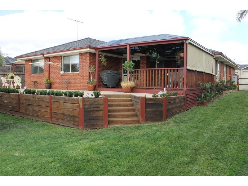 2 Davison Court, Maddingley VIC 3340