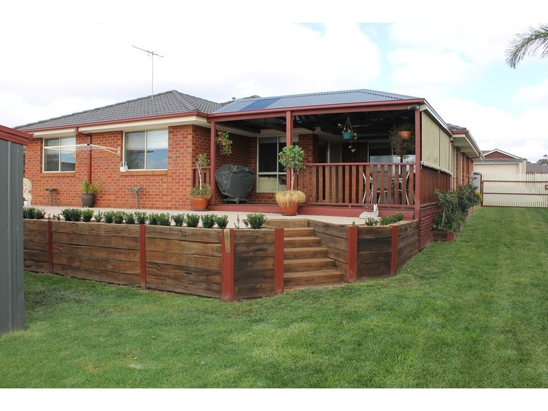 2 Davison Court, Maddingley VIC 3340