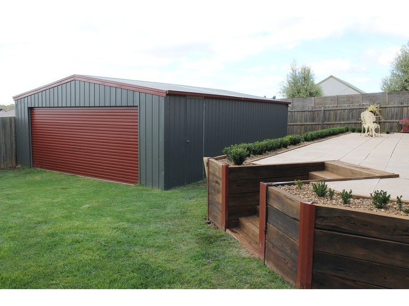 2 Davison Court, Maddingley VIC 3340