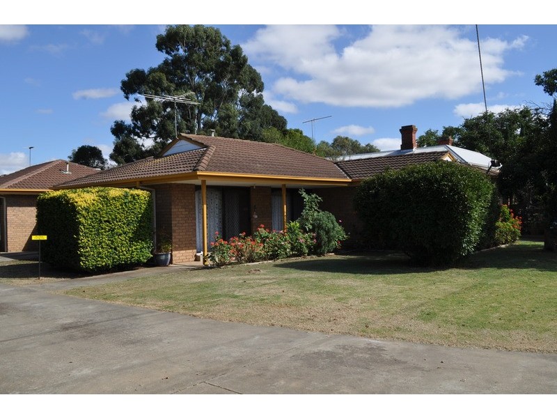 1/1 Crook  Street, Bacchus Marsh VIC 3340