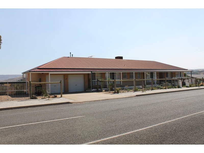 111 Underbank Boulevard, Bacchus Marsh VIC 3340