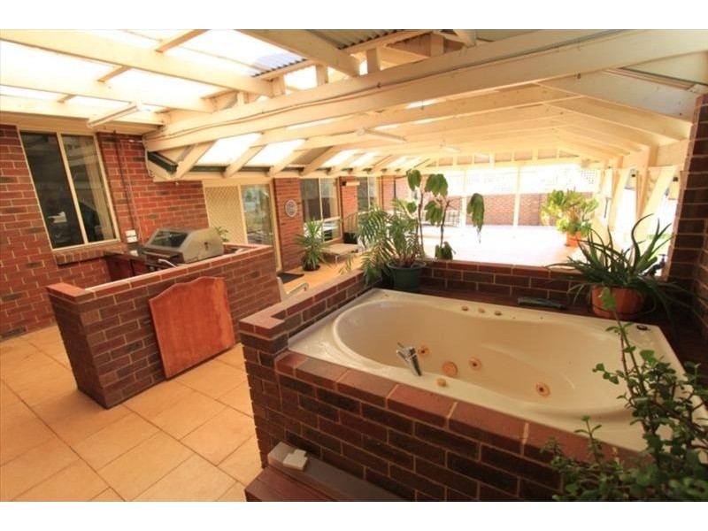 3 Hamilton Court, Bacchus Marsh VIC 3340