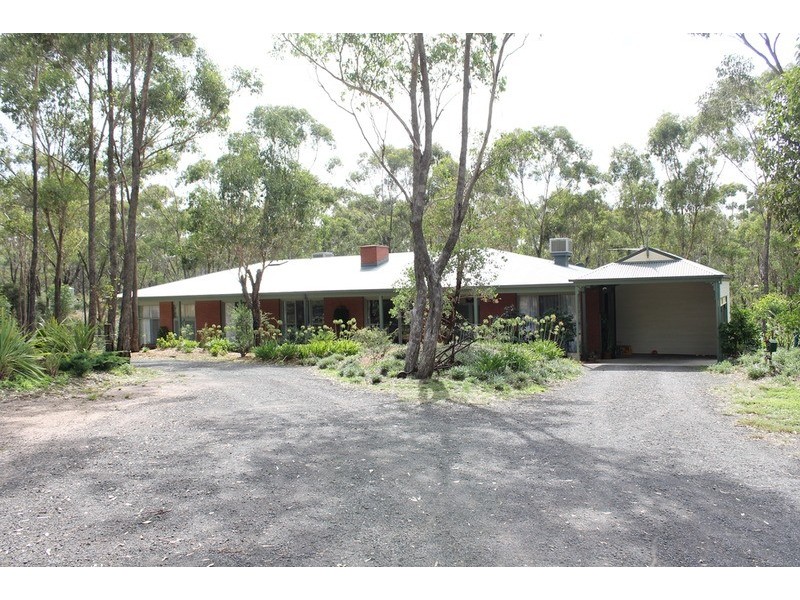 9 Redbox Court, Long Forest VIC 3340