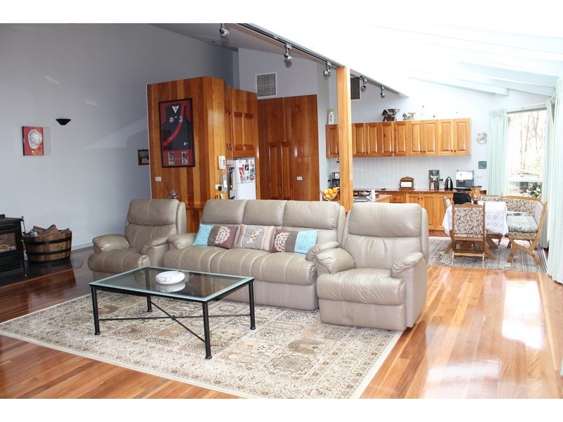 9 Redbox Court, Long Forest VIC 3340