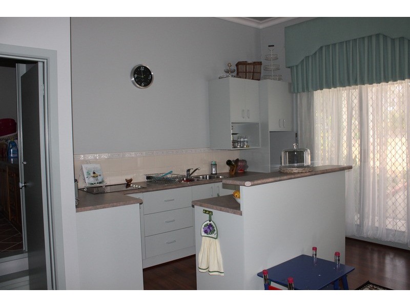 9 Redbox Court, Long Forest VIC 3340