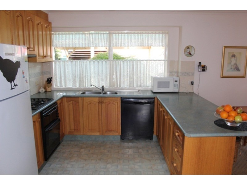 42 Horder Crescent, Bacchus Marsh VIC 3340