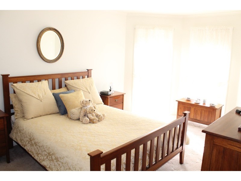 42 Horder Crescent, Bacchus Marsh VIC 3340