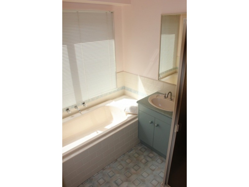 42 Horder Crescent, Bacchus Marsh VIC 3340