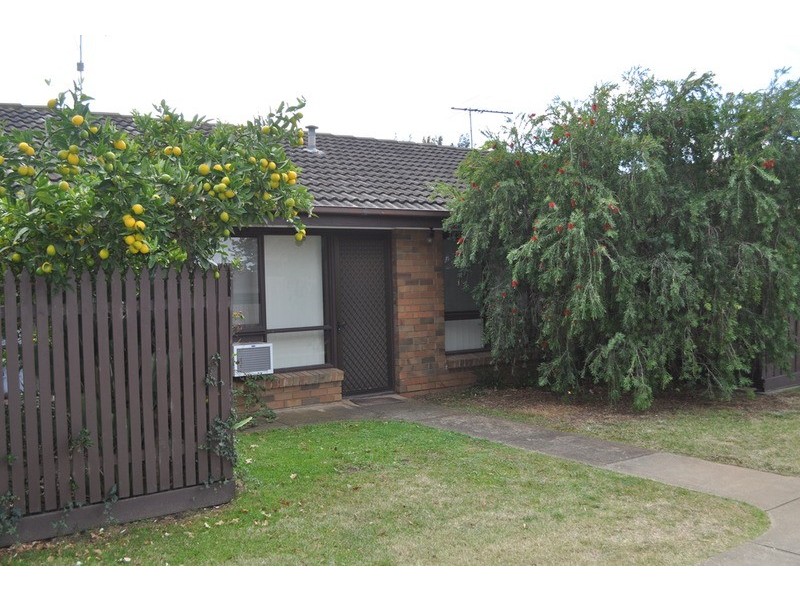 2/5 Standfield  Street, Bacchus Marsh VIC 3340