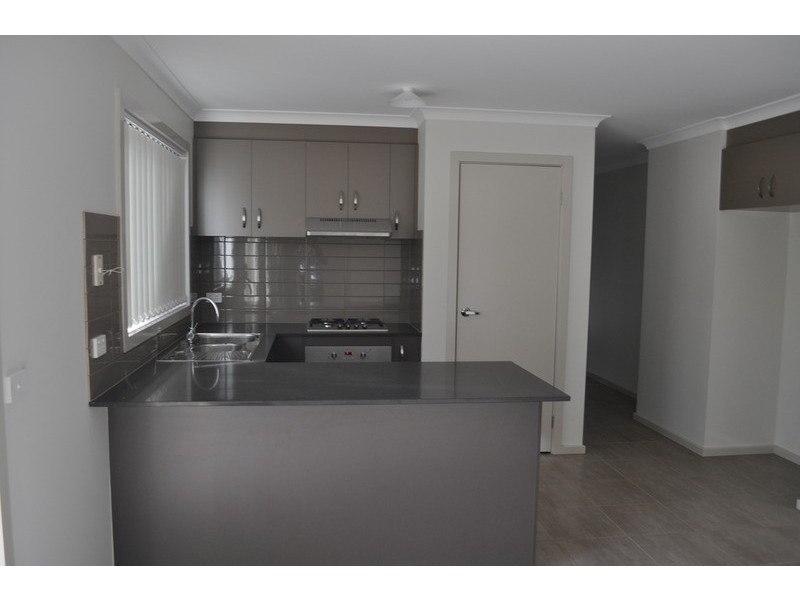 27 College  Square, Bacchus Marsh VIC 3340