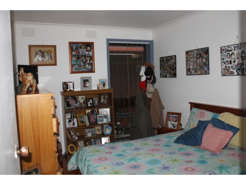 2/13 Inglis  Street, Bacchus Marsh VIC 3340