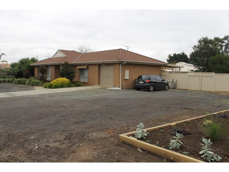 2 Vance Close, Bacchus Marsh VIC 3340