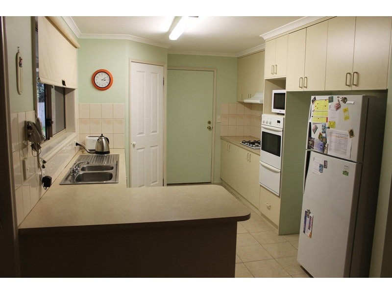 2 Vance Close, Bacchus Marsh VIC 3340