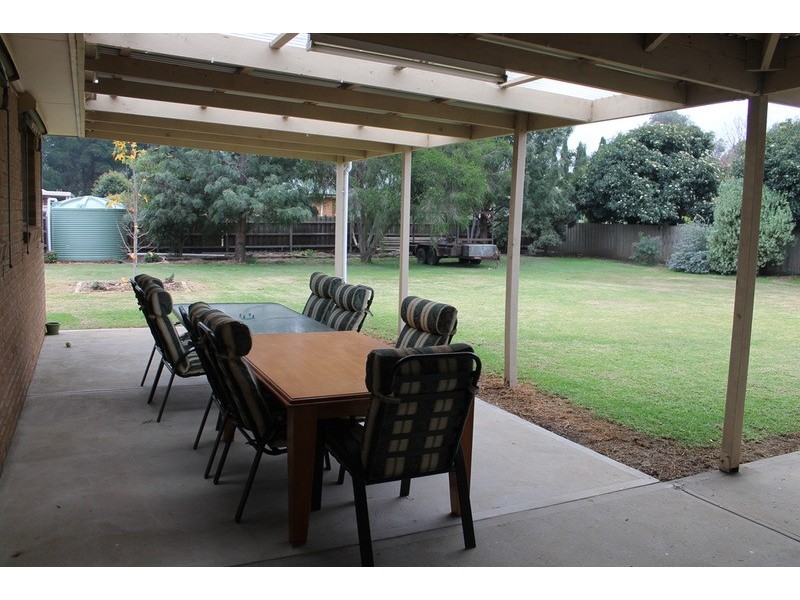 2 Vance Close, Bacchus Marsh VIC 3340