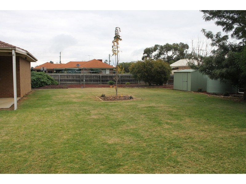 2 Vance Close, Bacchus Marsh VIC 3340