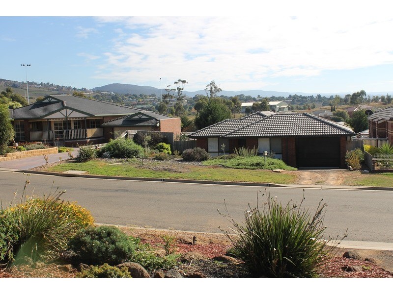 28 Dunn Court, Bacchus Marsh VIC 3340