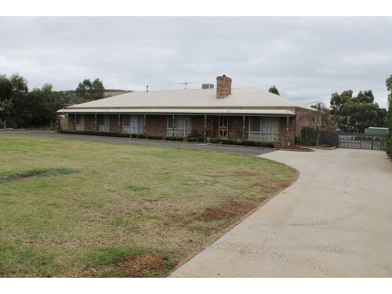36 Nathan Drive, Bacchus Marsh VIC 3340