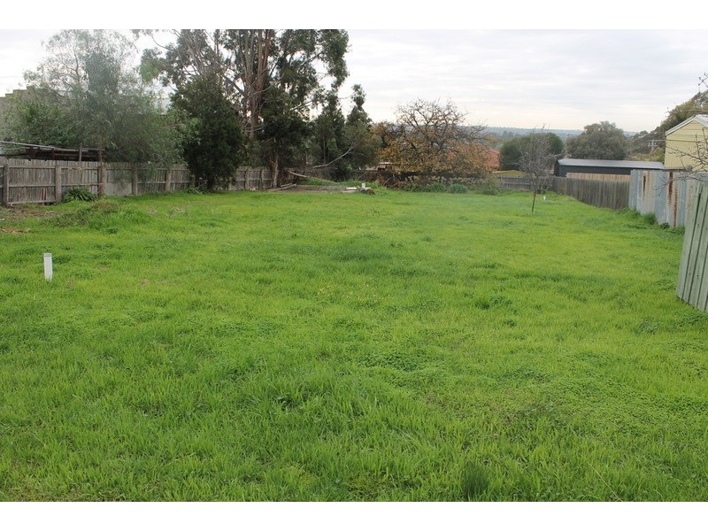2 Moore  Street, Maddingley VIC 3340