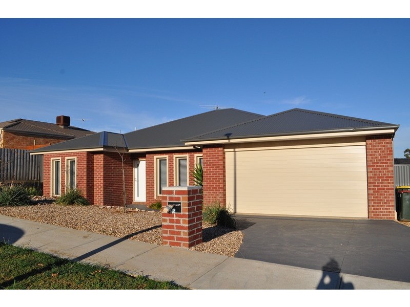 35 McCullagh Street, Bacchus Marsh VIC 3340