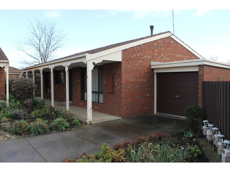 4/3 Fisken Street, Bacchus Marsh VIC 3340