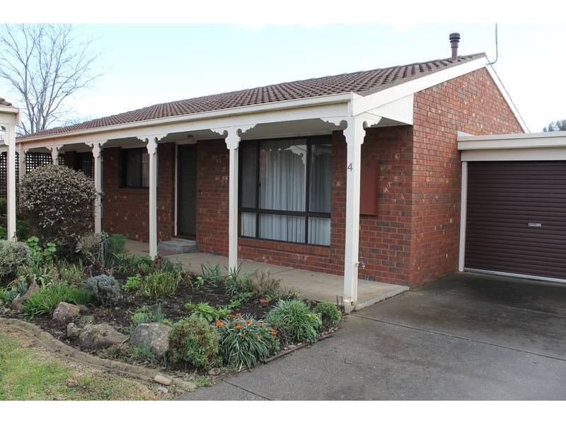 4/3 Fisken Street, Bacchus Marsh VIC 3340