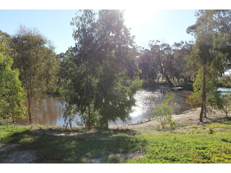 72 Quakes Road, Balliang VIC 3340