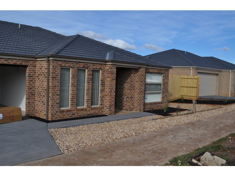 18 college  Square, Bacchus Marsh VIC 3340