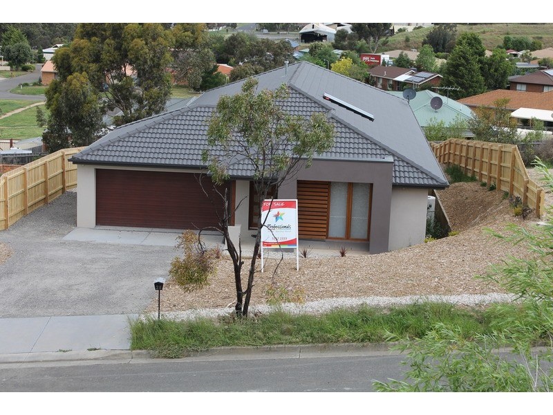 25 Wittick Street, Bacchus Marsh VIC 3340