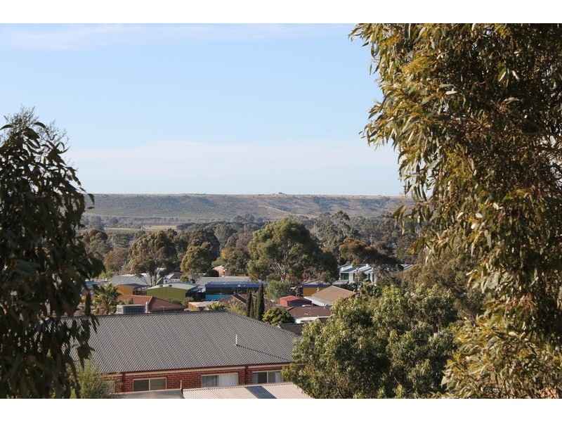 25 Wittick Street, Bacchus Marsh VIC 3340