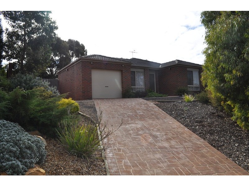 13 McLennan Avenue, Maddingley VIC 3340