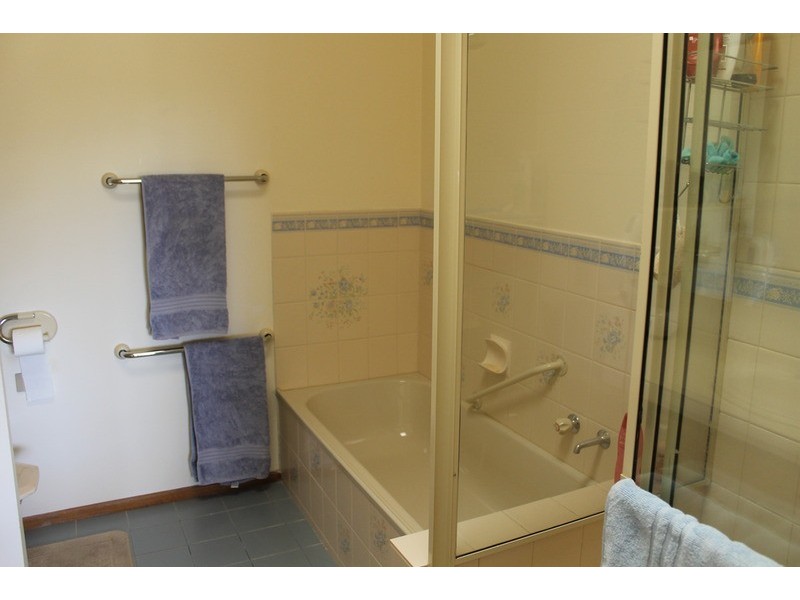 15 Links Road, Bacchus Marsh VIC 3340