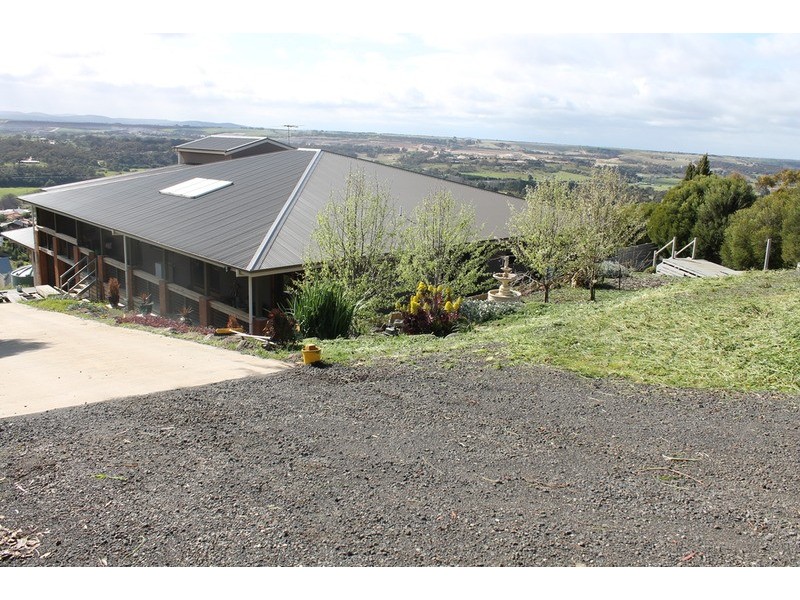 16 Banadell Avenue, Bacchus Marsh VIC 3340