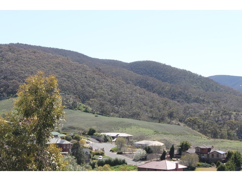 16 Banadell Avenue, Bacchus Marsh VIC 3340