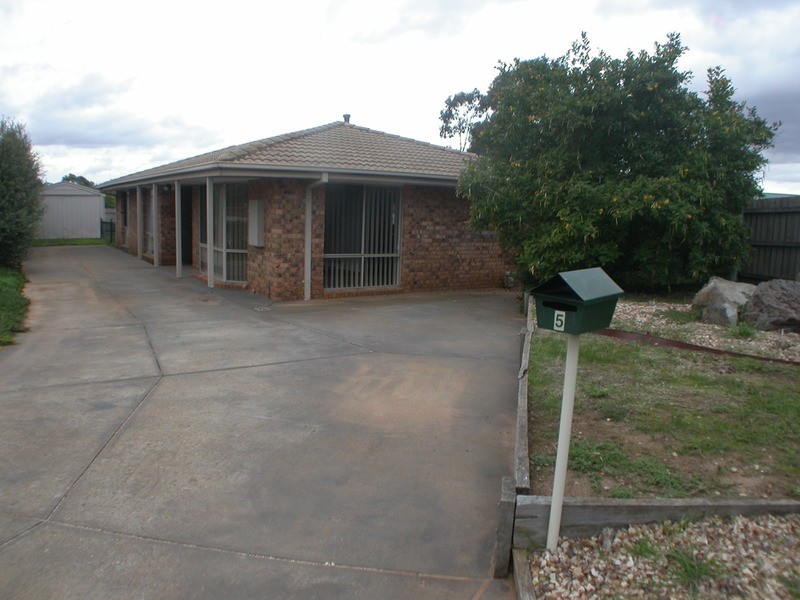 5 Darke Court, Bacchus Marsh VIC 3340