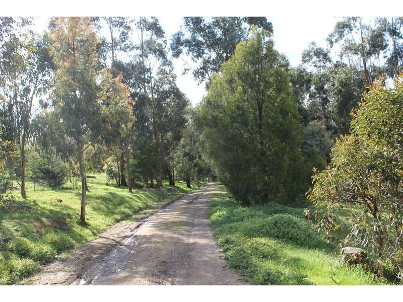 72 Shuter Avenue, Greendale VIC 3341